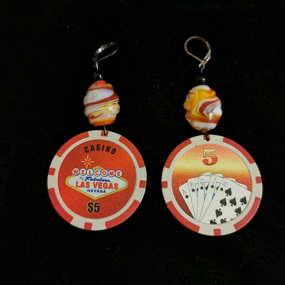 LUCKY VEGAS GAMBLING EARRINGS - Picture 1 of 1